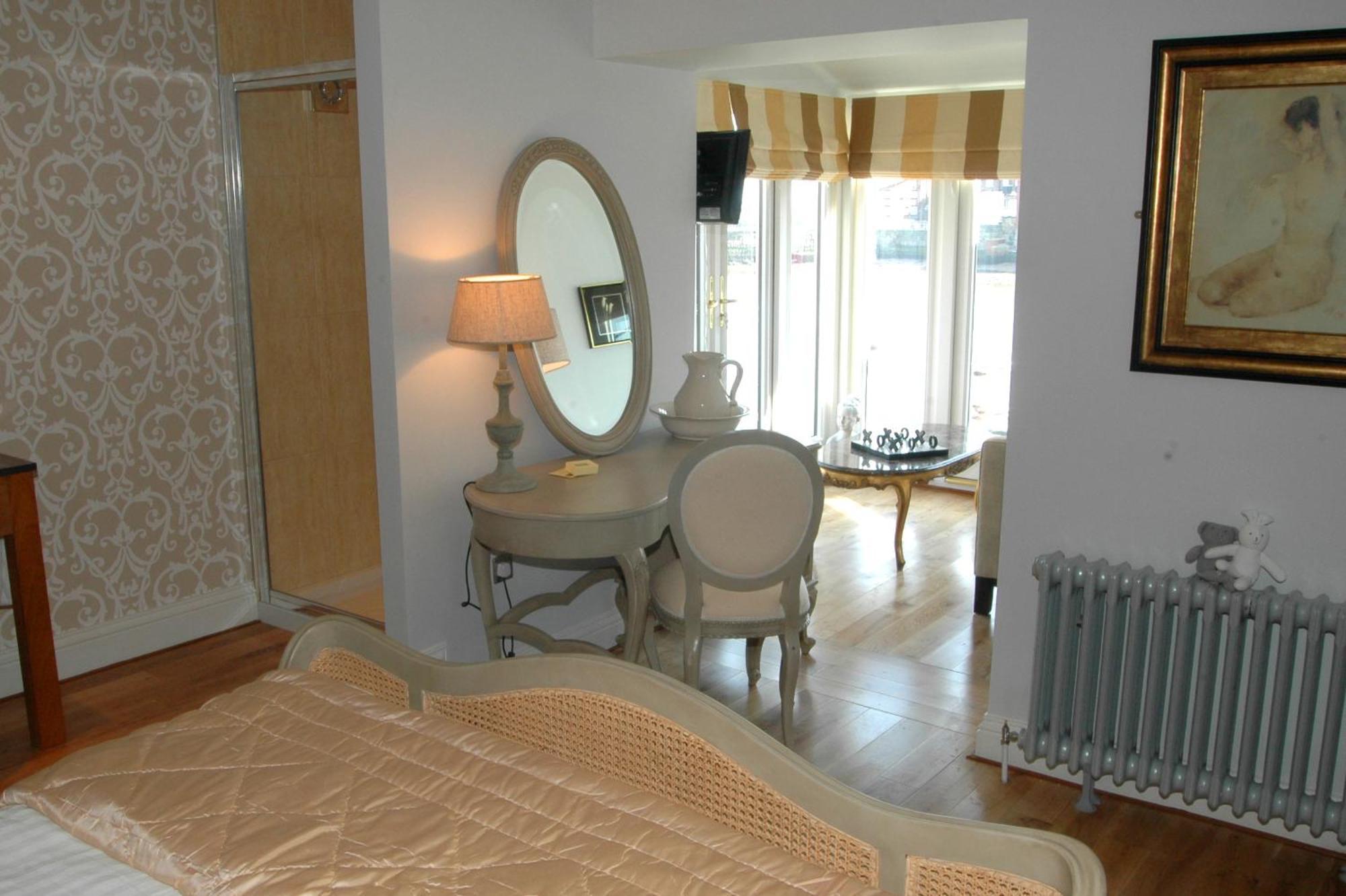 The Marine Hotel & Restaurant Γουίτμπι Εξωτερικό φωτογραφία
